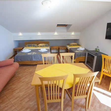 Maria * Drvenik (Split-Dalmatia)