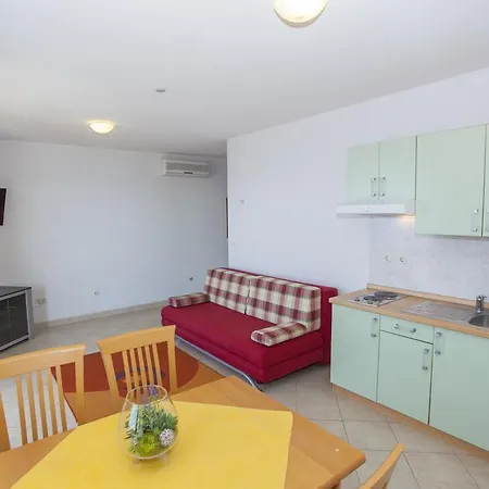 Apartment Maria Drvenik (Split-Dalmatia)