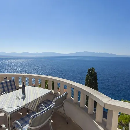 Apartment Maria Drvenik (Split-Dalmatia)